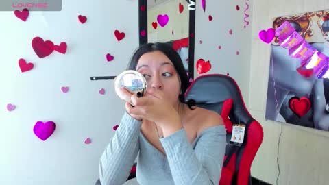 Z O E online show from March 6, 7:21 pm