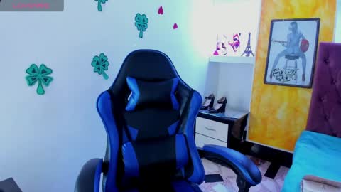 Z O E online show from March 27, 9:14 pm