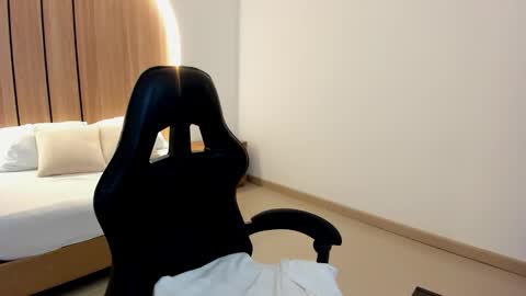 Zoe  online show from March 6, 12:12 pm