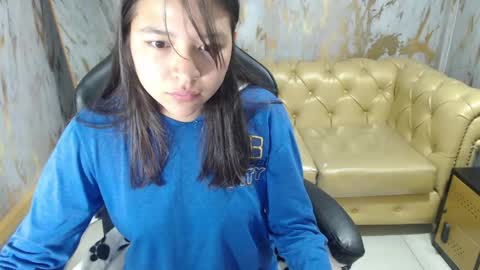 Zoe  online show from May 15, 1:51 pm
