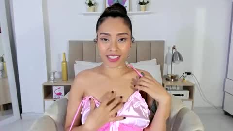 Zoe Gruber online show from May 15, 11:45 pm