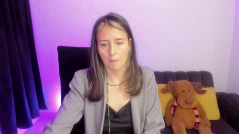 Snapshot of zoe_jeane_beker chatting on February 3, 9:42 pm ZOE online show from February 3, 9:42 pm