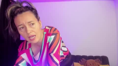 Snapshot of zoe_jeane_beker chatting on February 7, 8:45 pm ZOE online show from February 7, 8:45 pm