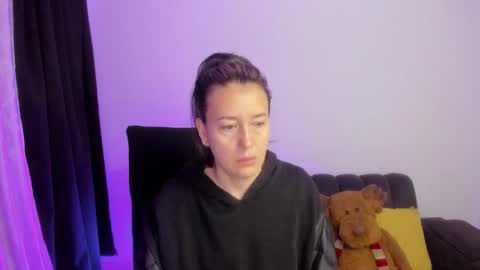 Snapshot of zoe_jeane_beker chatting on February 8, 9:02 am ZOE online show from February 8, 9:02 am