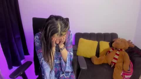 Snapshot of zoe_jeane_beker chatting on February 8, 9:07 pm ZOE online show from February 8, 9:07 pm