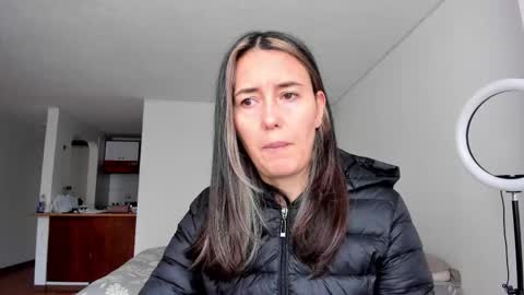 Snapshot of zoe_jeane_beker chatting on February 16, 9:22 pm ZOE online show from February 16, 9:22 pm