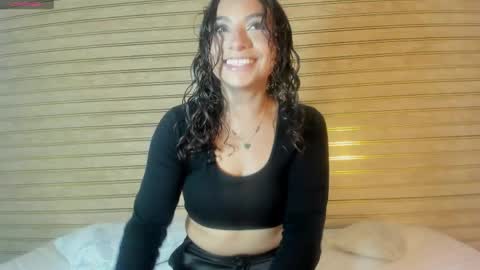 Snapshot of zoe_kiss1 chatting on April 8, 1:55 pm Zoe online show from April 8, 1:55 pm