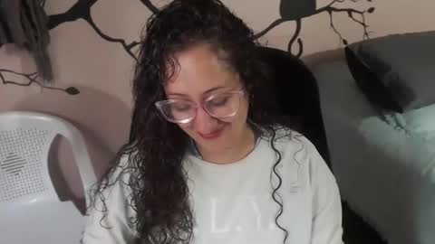 Zoe Koller online show from November 24, 5:01 pm