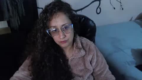 Zoe Koller online show from June 10, 1:06 am