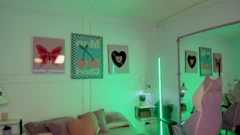 Zoe Lynch online show from June 25, 12:09 pm