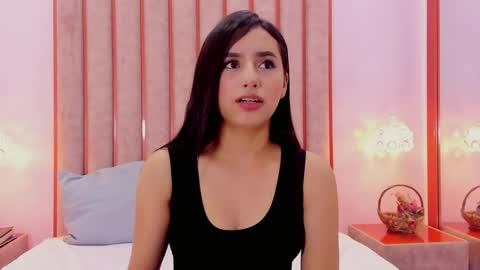 Zoe Monrow online show from May 25, 12:11 pm