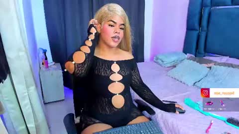 zoe_rosee4 online show from July 1, 3:41 am