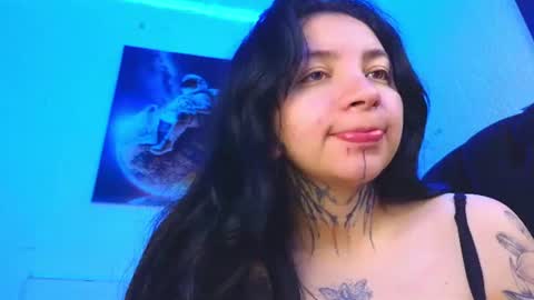 Snapshot of zoee_jhonnyy chatting on July 9, 8:18 am zoee jhonnyy online show from July 9, 8:18 am