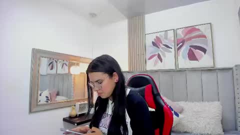 zoee_jhonson online show from June 9, 7:36 pm