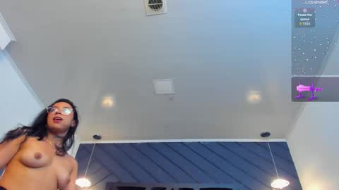 Zoe 3 online show from October 1, 5:41 pm