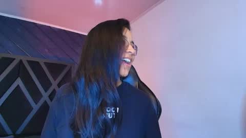 Zoe 3 online show from April 19, 1:21 pm