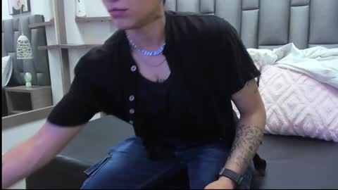 Zoe Krug online show from March 14, 11:59 am