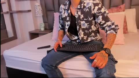 Zoe Krug online show from March 25, 12:11 pm