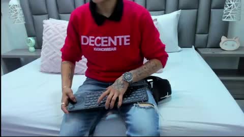 Zoe Krug online show from April 13, 12:21 pm