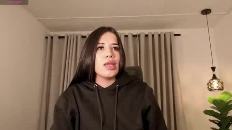 Zoe online show from June 2, 12:29 pm