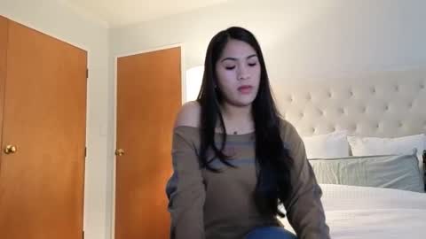 zoeyjohnson24 online show from April 23, 1:07 am