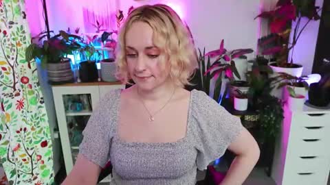 Zoey Ryan online show from February 8, 6:44 pm