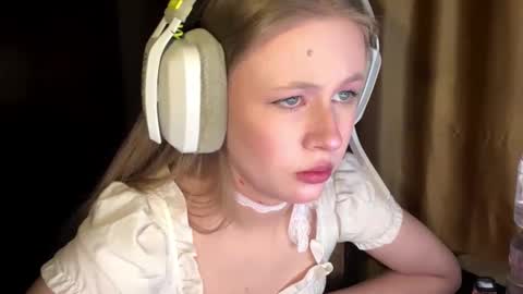 Lisa online show from March 5, 11:28 am