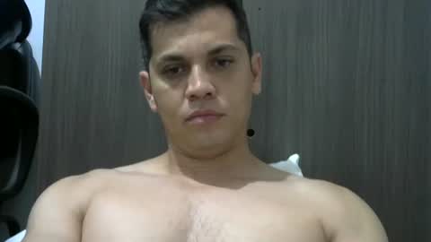 zoro_00 online show from November 24, 12:21 am