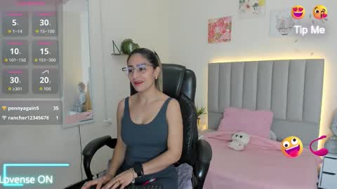 Snapshot of zulay_moon chatting on February 27, 7:14 pm Zulay online show from February 27, 7:14 pm