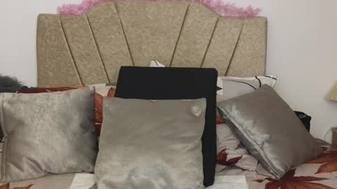 Snapshot of zuly_zahir_01 chatting on February 7, 10:08 am zuly goode online show from February 7, 10:08 am