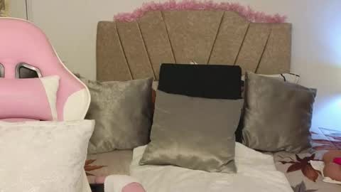 Snapshot of zuly_zahir_01 chatting on February 11, 10:53 am zuly goode online show from February 11, 10:53 am