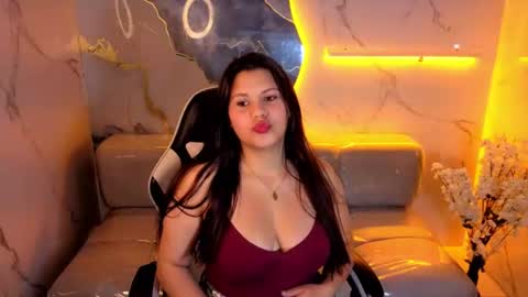Snapshot of zuri_tp chatting on August 7, 3:14 pm Zuri online show from August 7, 3:14 pm