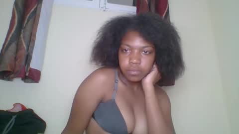 zyraelle_01 online show from April 22, 7:15 pm