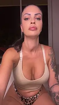 Helena Karel online show from June 25, 2:10 pm