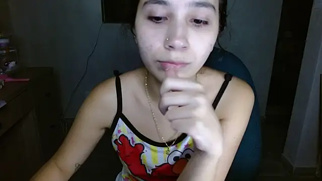 mia  lopez  online show from June 19, 4:06 am