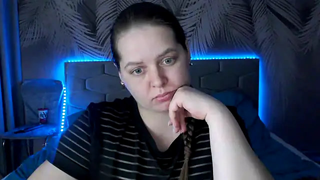 uliastar online show from February 24, 9:21 am