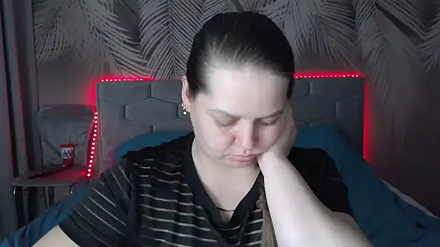 uliastar online show from February 24, 1:21 pm