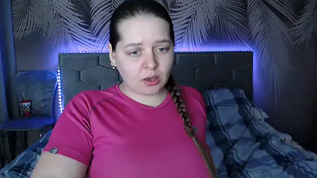 uliastar online show from February 25, 10:15 am