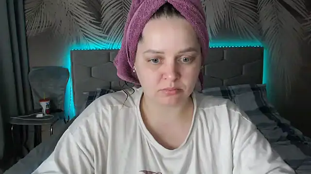 uliastar online show from March 3, 3:53 pm