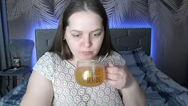 uliastar online show from March 4, 1:06 pm