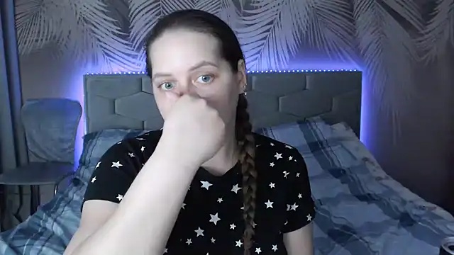 uliastar online show from March 5, 10:11 am