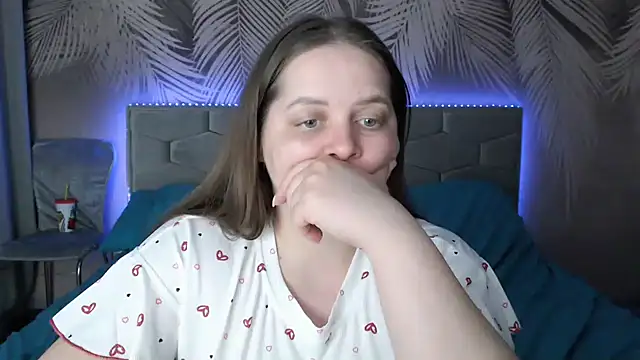 uliastar online show from March 11, 1:23 pm