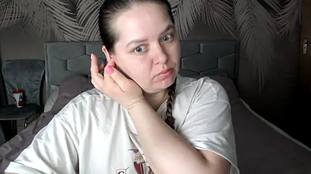 uliastar online show from March 21, 5:21 am