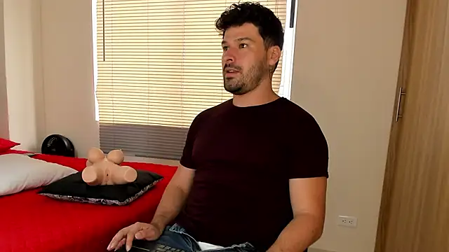 alexman fuck online show from April 30, 8:26 pm