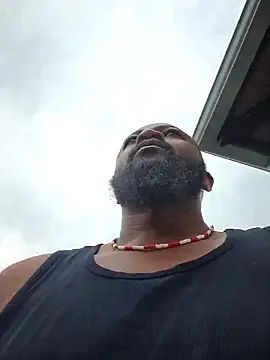 Snapshot of douksm chatting on March 1, 5:20 am douksm online show from March 1, 5:20 am