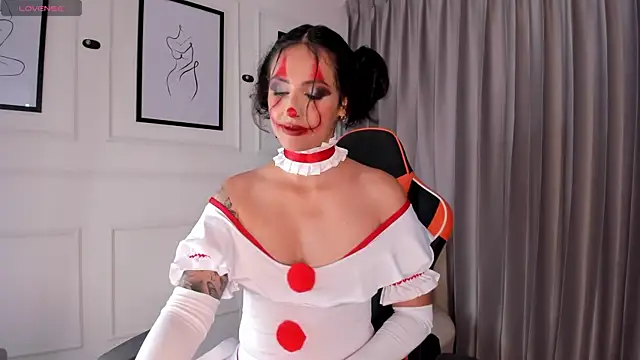 valeriia25  online show from October 30, 9:15 pm