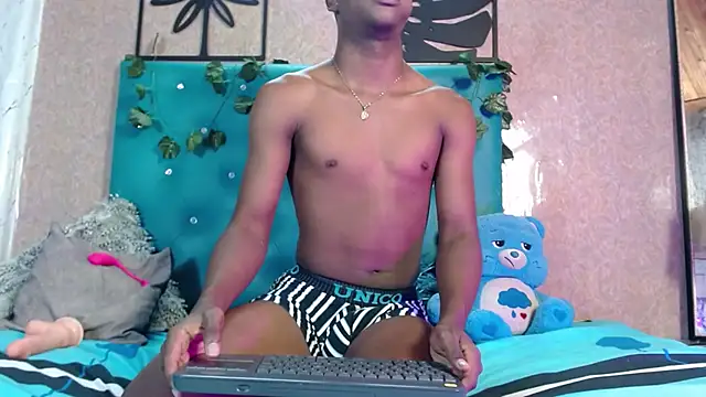 patrick  evans online show from February 13, 5:48 am