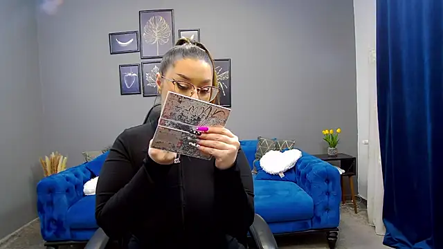 Snapshot of Katewalker_ chatting on February 6, 6:13 pm Katewalker online show from February 6, 6:13 pm