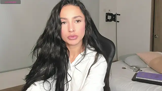 EvaMoet online show from February 27, 8:06 am