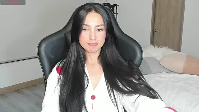 EvaMoet online show from March 1, 8:34 am